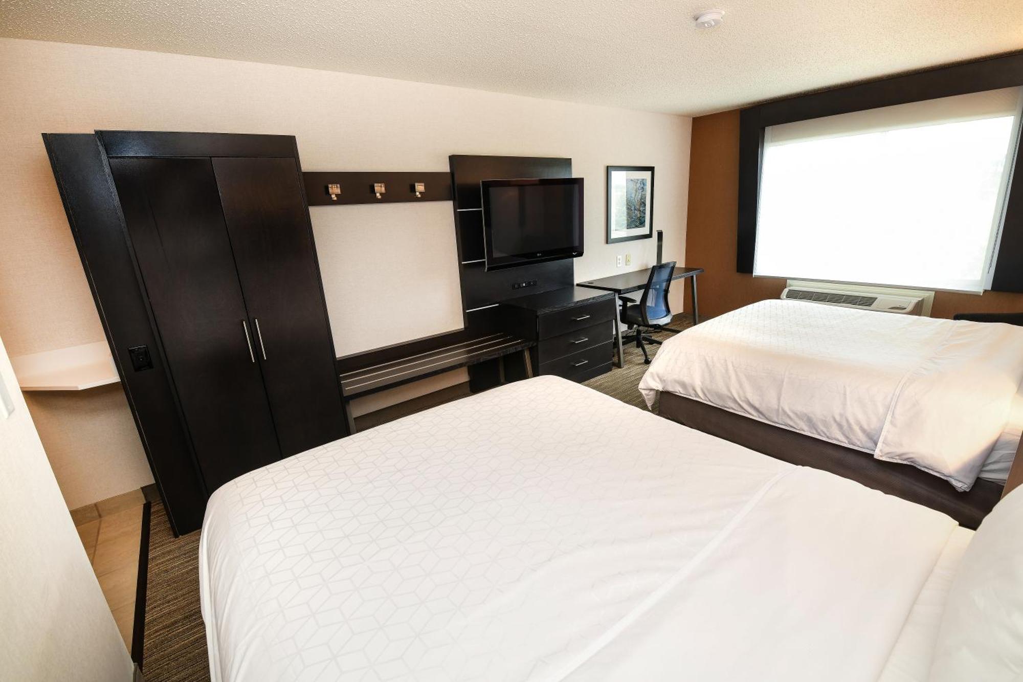Express & By Ihg 2* Grand Forks