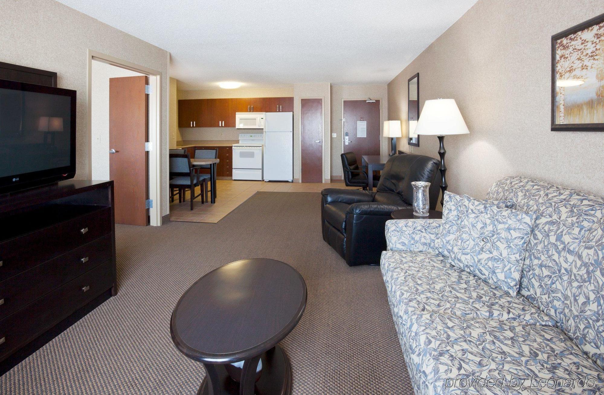 Express & By Ihg Grand Forks