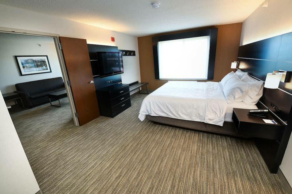 Express & By Ihg Hotel