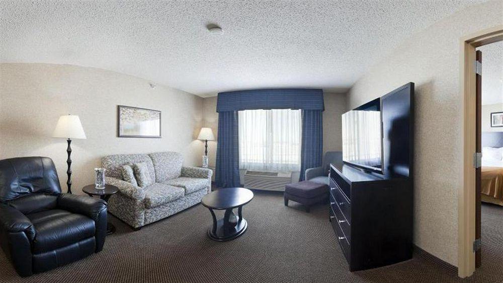 Express & By Ihg
