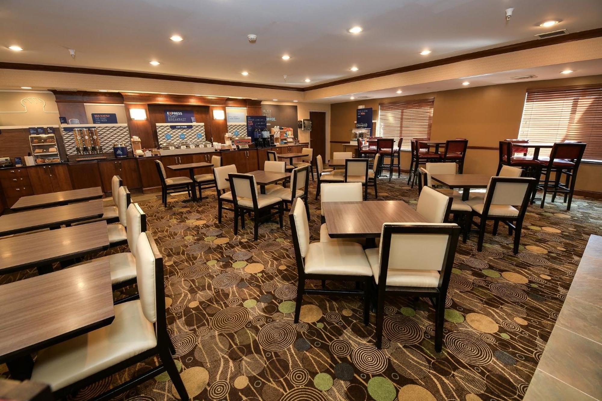 Holiday Express & By Ihg 2* Grand Forks